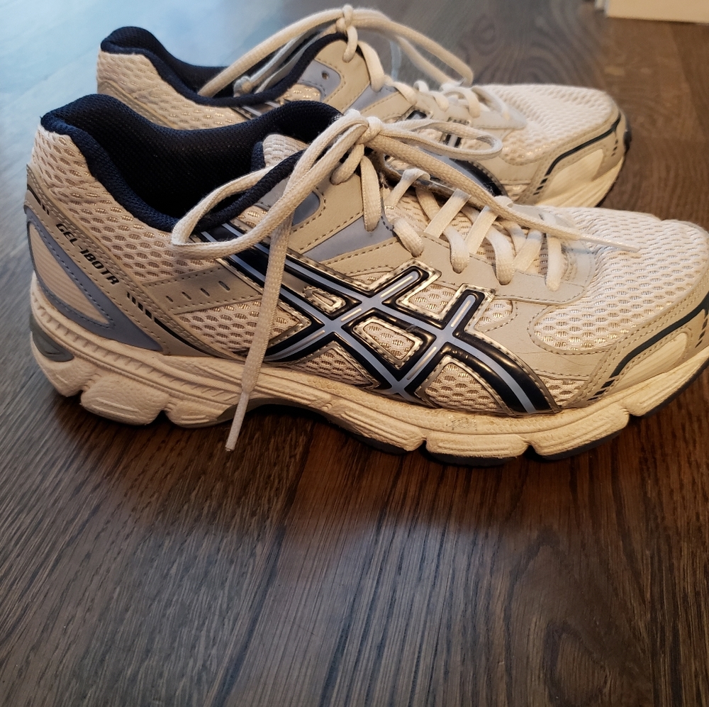 6.5 EE Asics women's sneakers.